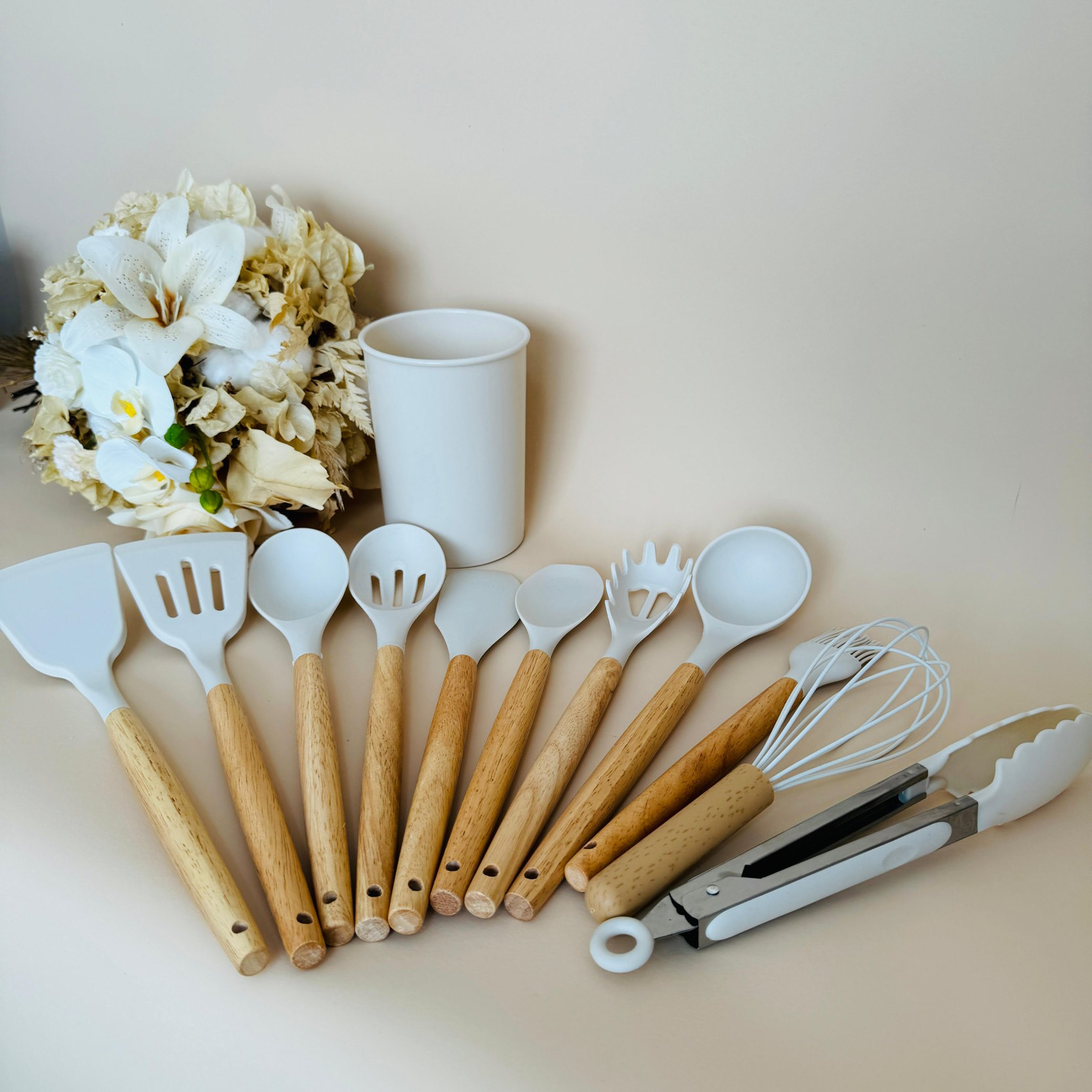 Kit 12 Utensílios de Cozinha em Silicone e Cabo de Madeira Off White - Image 3