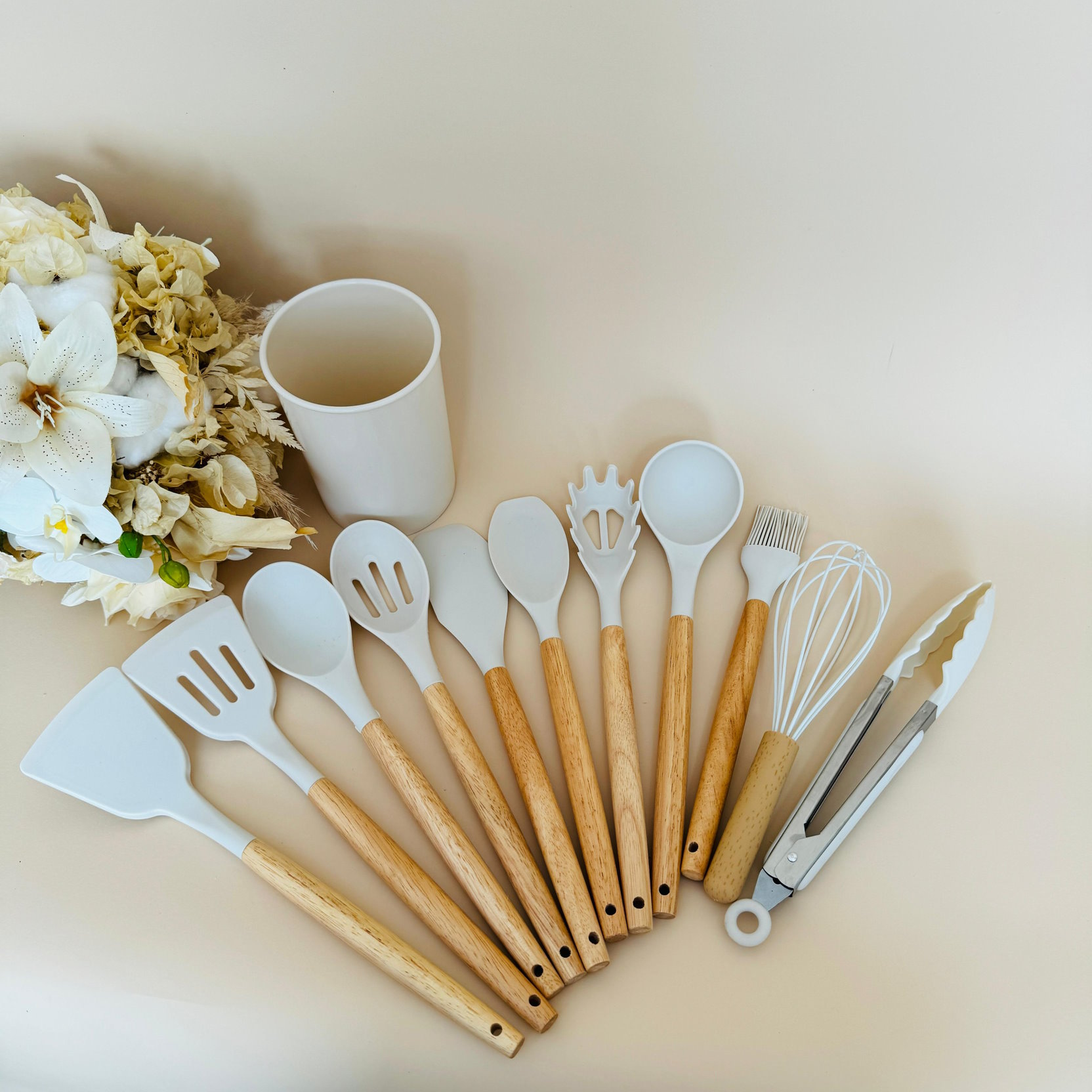 Kit 12 Utensílios de Cozinha em Silicone e Cabo de Madeira Off White - Image 4